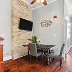 Amazing 3Bedroom Townhome, In Historic Dryade City