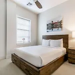 Upscale And Penthouses Close To Canal And Bourbon St Apartment *