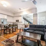 Upscale And Penthouses Close To Canal And Bourbon St Apartment