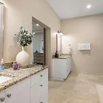 Upscale And Penthouses Close To Canal And Bourbon St Apartment