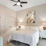 Upscale And Penthouses Close To Canal And Bourbon St New Orleans