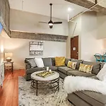 Upscale And Penthouses Close To Canal And Bourbon St Apartment *