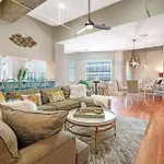 Apartment Upscale And Penthouses Close To Canal And Bourbon St
