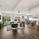 Festive 4Br Condo In The Heart Of Nola