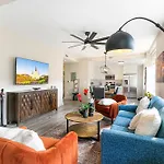 Lively 4Br Condo Steps To French Quarter