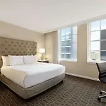 Hilton / St. Charles Avenue Hotel 4*