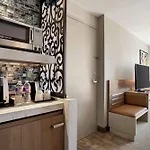 Hilton Garden Convention Center Hotel 3*