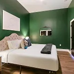 Apartment Exquisite 4 Bedroom Luxury Just Steps From The French Quarter