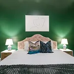 Exquisite 4 Bedroom Luxury Just Steps From The French Quarter Apartment