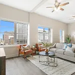 Spacious 4b Oasis Steps From French Quarter - Your Nola Dream Awaits!