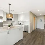 Apartment Spacious 4b Oasis Steps From French Quarter - Your Nola Dream Awaits!
