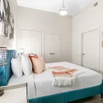 Spacious 4b Oasis Steps From French Quarter - Your Nola Dream Awaits! Apartment *