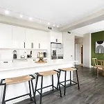 Luxury 2-bedroom Steps Away From The French Quarter Apartment