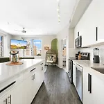 Luxury 2-bedroom Steps Away From The French Quarter * New Orleans