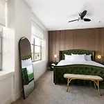Luxury 2-bedroom Steps Away From The French Quarter