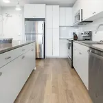 Landing Modern Apartment With Amazing Amenities