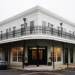 The Burgundy Penthouse Steps To The French Quarter