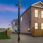 Luxury 4Bd With Pool And Off Street Parking