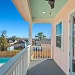 Elegant 4Bd With Pool And Off Street Parking