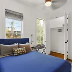 Apartment Elegant 4bd With Pool And Off Street Parking *