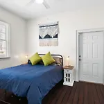 Stylish Creole Cottage 1 Bd Home Central Location