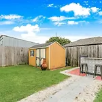 5Bed Streetcar Retreat W Outdoor Entertaining