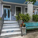 Stunning Uptown 3 Bedroom 3 Bathroom Home