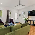 Luxury New 3Bd Home With Parking And Private Yard