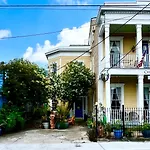 Creole Gardens Guesthouse And Inn