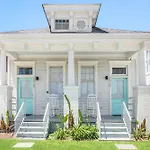 Private 2Br Condo In Uptown By Hosteeva