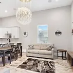 Luxury 5bdrm 5ba Near French Quarter Holiday home