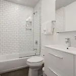 Aparthotel Roami At Motorworks 4*