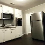 Cheeful, 2bed X 1bath Brick House *