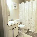 Cheeful, 2bed X 1bath Brick House *