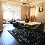 Holiday home Cheeful, 2bed X 1bath Brick House *