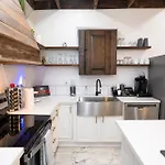 Holiday home Esplanade Magic 5 Just Minutes By Uber Or Car To French Quarter And 5 Mins From Superdome