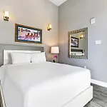Apartment Stunning Near French Quarter