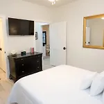 Esplanade Magic 5 Just Minutes By Uber Or Car To French Quarter And 5 Mins From Superdome Holiday home