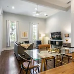 The Lrish House * New Orleans