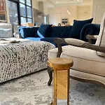 Entire Home W/ Party Rooftop - A Block Away From Parades