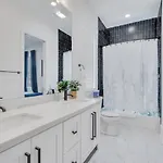 Chateau Miro 5br Mid-city Retreat Near Superdome Holiday home