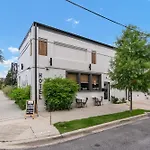 Marsh Hotel