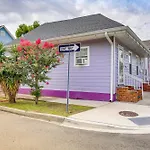 1 Mi To French Quarter Colorful Duplex With Grill!
