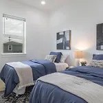Vibrant Gray Downtown Loft New Orleans
