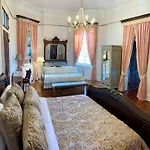 The Lanaux Mansion Bed & Breakfast 4*