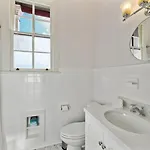 The Lanaux Mansion Bed & Breakfast 4*