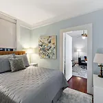Bed & Breakfast The Lanaux Mansion 4*