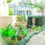 Bed & Breakfast The Lanaux Mansion
