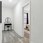 15 Bedrooms In The Heart Of Nola Apartment