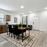 15 Bedrooms In The Heart Of Nola Apartment